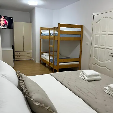 Breeze Hostal